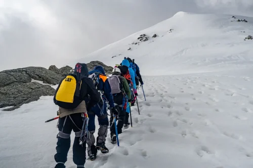 Comment s&rsquo;initier à l&rsquo;alpinisme ? Le guide complet pour débuter en haute montagne